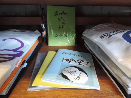 DISKAH ZINE STICKER.JPG